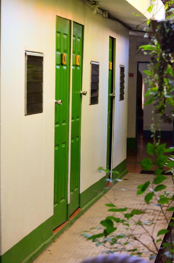Hostal El Rio León Exteriör bild