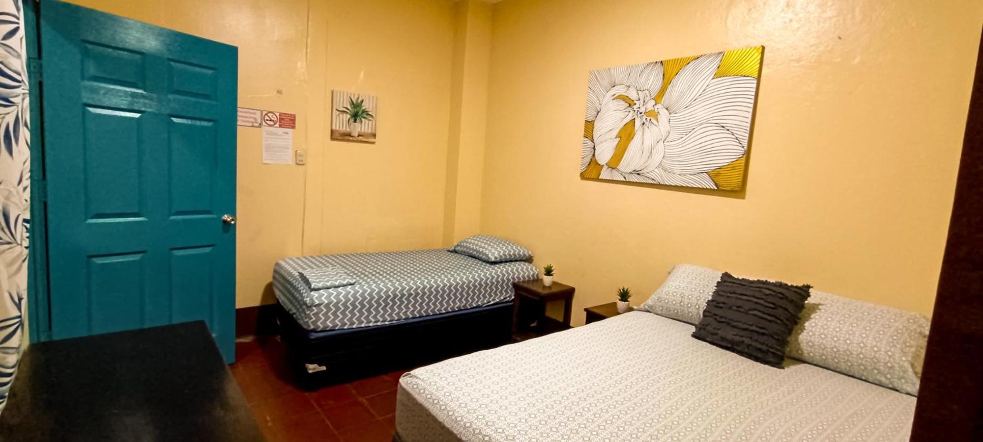 Hostal El Rio León Exteriör bild