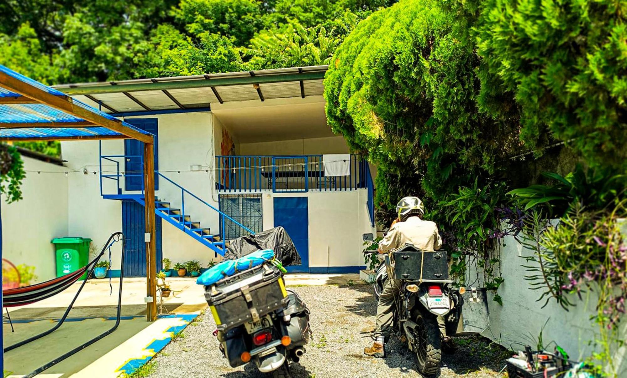 Hostal El Rio León Exteriör bild